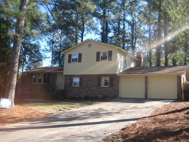 6420 Cloverdale Dr in Columbia, SC - Building Photo - Building Photo