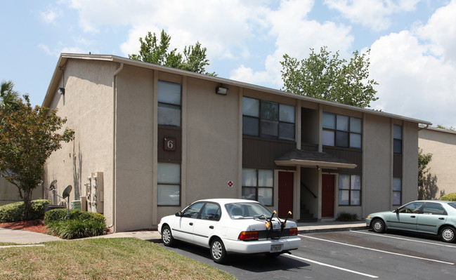 Carrington Place Apartments in Jacksonville, FL - Foto de edificio - Building Photo