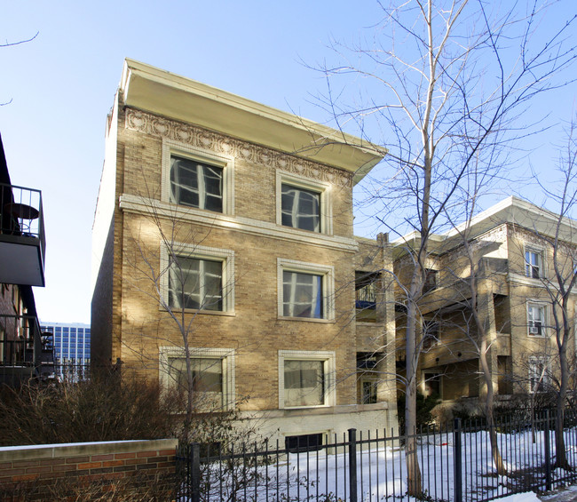 4338 N Clarendon Ave in Chicago, IL - Foto de edificio - Building Photo