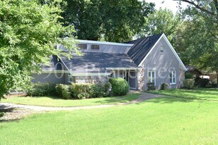 8660 Beechcroft Pl N in Memphis, TN - Building Photo