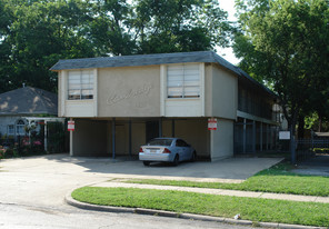 2816 Throckmorton Apartments