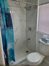 1041 NE 17th Ave, Unit 2 in Fort Lauderdale, FL - Foto de edificio - Building Photo