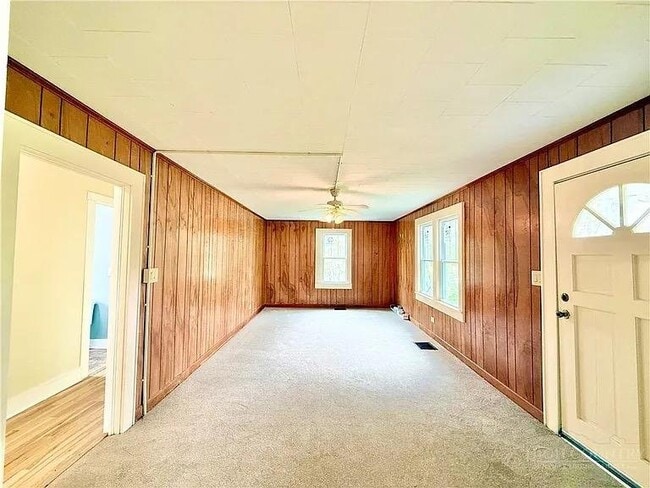 property at 162 Bluegrass Dr