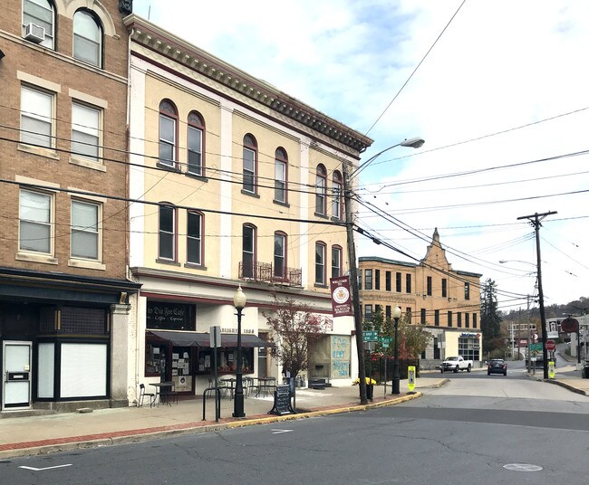1-5 Broadway in Bangor, PA - Building Photo - Building Photo