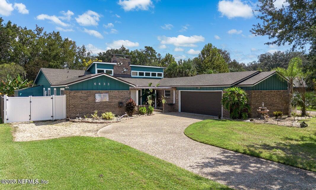 6433 River Point Dr in Fleming Island, FL - Building Photo