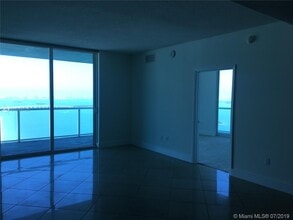 1900 N Bayshore Dr, Unit 1715 in Miami, FL - Foto de edificio - Building Photo