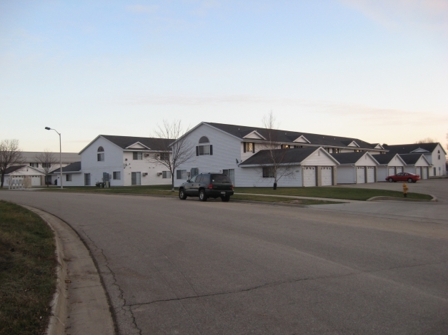 Badgerland Apartments in Janesville, WI - Building Photo - Building Photo