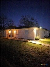 102 Milann St in Victoria, TX - Building Photo - Building Photo