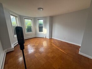 102 Central St in Waltham, MA - Building Photo - Building Photo