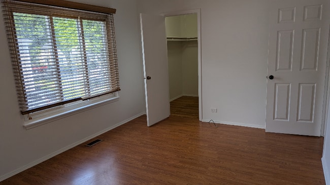 550 E Willow Rd in Prospect Heights, IL - Building Photo - Building Photo