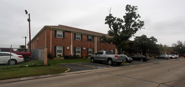 Villa D'Orleans Condominiums Work in Metairie, LA - Foto de edificio - Building Photo