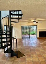 3165 Center St in Miami, FL - Building Photo - Building Photo