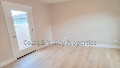 230-230-230-232 Riker Terrace in Salinas, CA - Building Photo - Building Photo