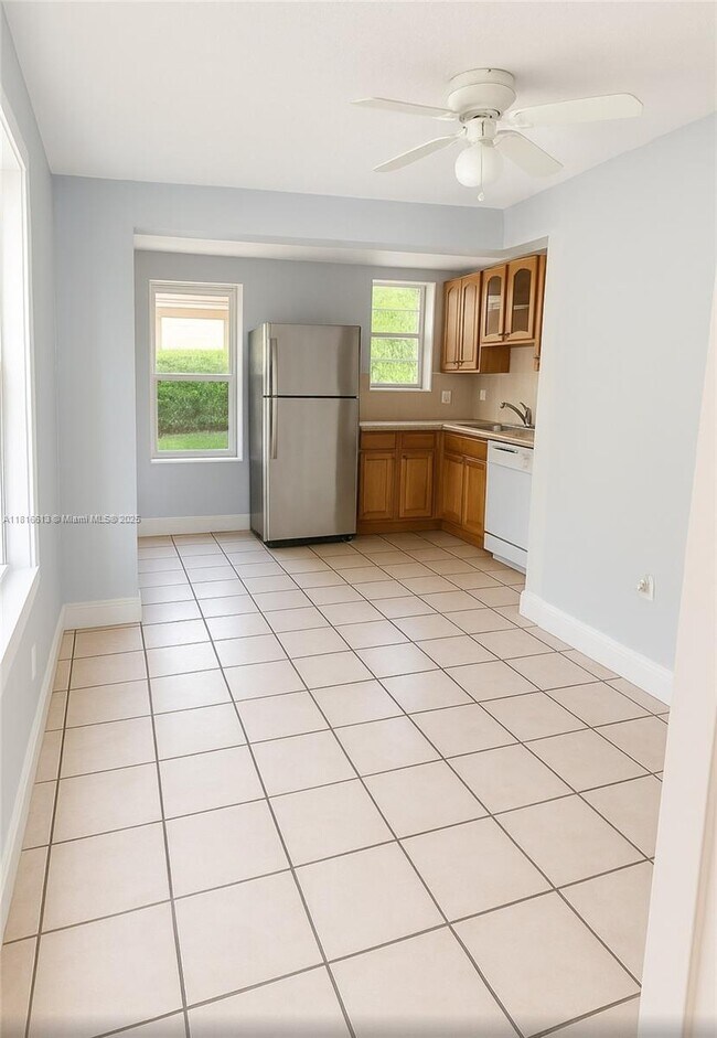 3655 SW 24th Ter in Miami, FL - Building Photo - Building Photo