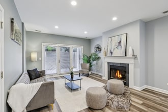 7143 W Irving Park Rd in Chicago, IL - Building Photo - Building Photo