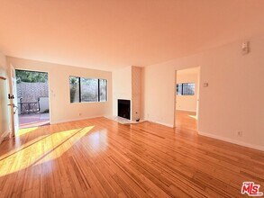 1531 Cabrillo Ave in Los Angeles, CA - Building Photo - Building Photo