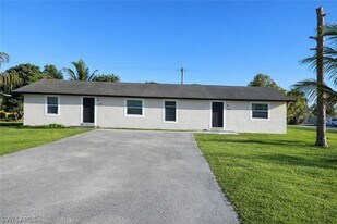 5402 Hardee St in Naples, FL - Building Photo