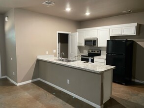 217 W Avenue A in Killeen, TX - Foto de edificio - Building Photo