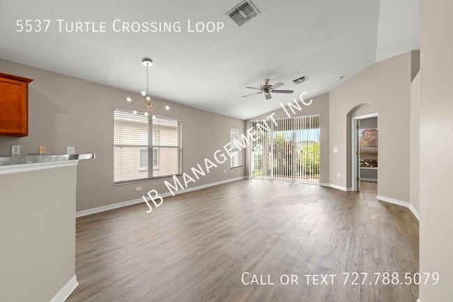 5537 Turtle Crossing Loop in Tampa, FL - Building Photo - Building Photo
