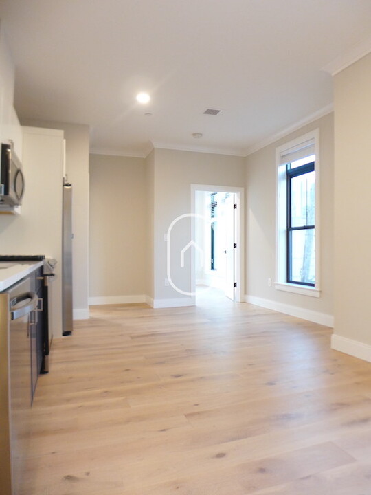 10 Adamson St, Unit 3 in Boston, MA - Building Photo