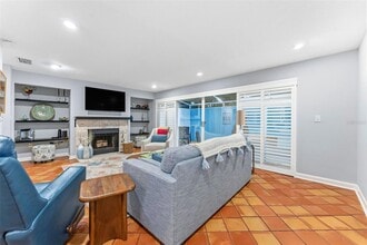 2979 W Knights Ave in Tampa, FL - Building Photo - Building Photo