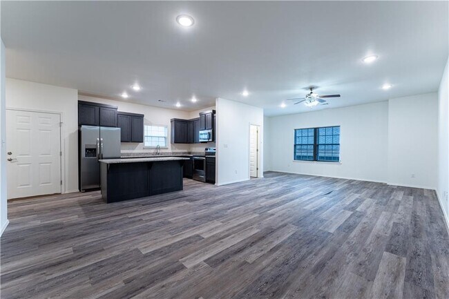 property at 4211 W Santa Fe St