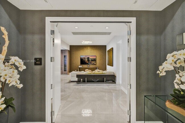 18501 Collins Ave in Sunny Isles Beach, FL - Building Photo - Building Photo