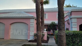 4939 Walden Cir in Orlando, FL - Building Photo