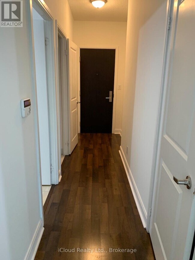 50 Absolute Ave in Mississauga, ON - Building Photo - Building Photo