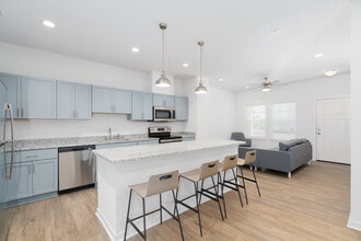 Aspen Heights Pullman in Pullman, WA - Building Photo - Interior Photo