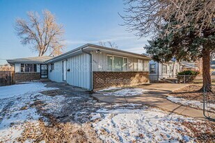 4762 S Acoma St in Englewood, CO - Building Photo