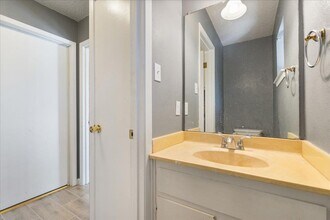 7221 Scenic Brook Dr in Austin, TX - Building Photo - Building Photo