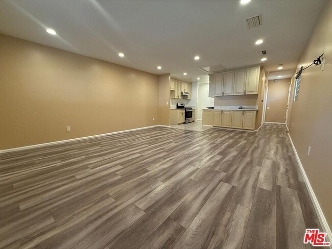 9012 Eames Ave in Los Angeles, CA - Building Photo - Building Photo