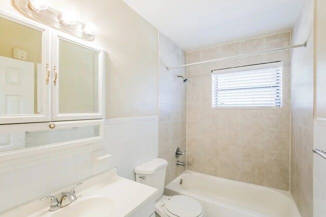 4530 Crosstie Rd N in Jacksonville, FL - Building Photo - Building Photo