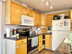 803 7th St S in Kirkland, WA - Building Photo - Building Photo