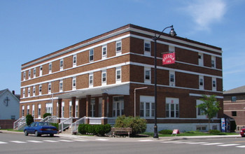 OSCEOLA APARTMENTS in Osceola, WI - Building Photo - Building Photo