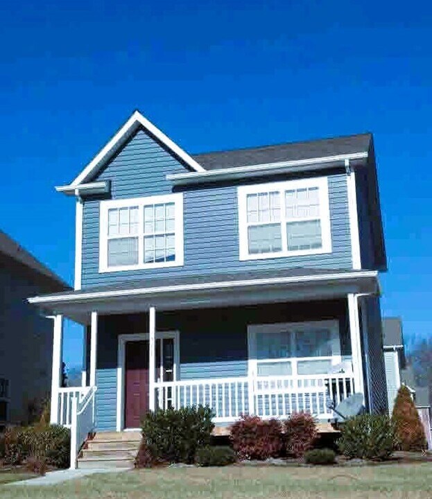 1711 Aden Lane in Blacksburg, VA - Foto de edificio