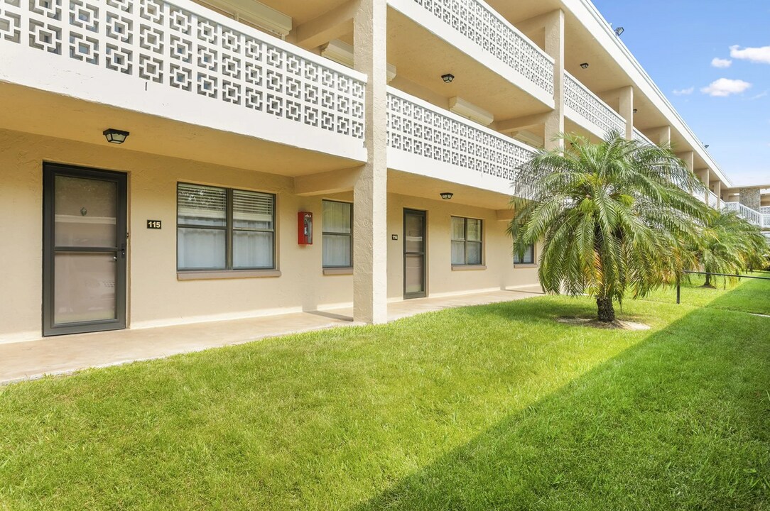 4920 Locust St NE in St. Petersburg, FL - Building Photo