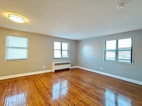 131 Forest Ave in Ambler, PA - Foto de edificio - Building Photo