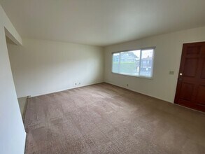 306 Lobos Ave in Pacific Grove, CA - Building Photo - Building Photo