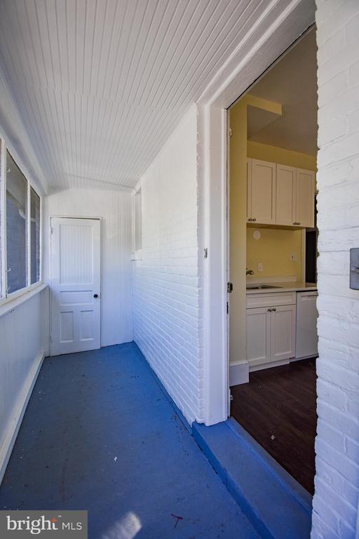 2216 Wisconsin Ave NW in Washington, DC - Building Photo - Building Photo