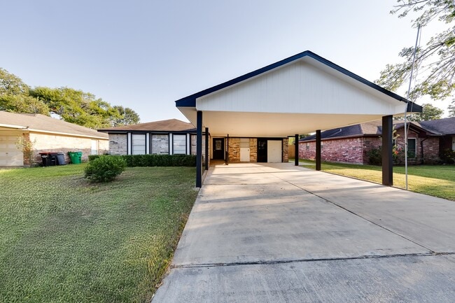 property at 713 Northbend Dr