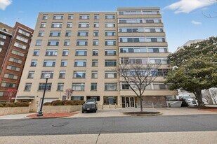 2401 H St NW in Washington, DC - Building Photo