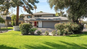 8464 N 7th Ave in Phoenix, AZ - Building Photo