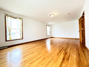 172 Mariaville Rd in Rotterdam, NY - Building Photo - Building Photo