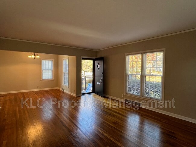 4322 Northwest Dr in Des Moines, IA - Building Photo - Building Photo