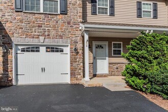 836 Spring Rock Ct in Mechanicsburg, PA - Building Photo - Building Photo