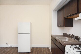 3335 W Diversey Ave in Chicago, IL - Building Photo - Building Photo
