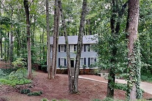 4131 Kalb Ct SW in Smyrna, GA - Building Photo