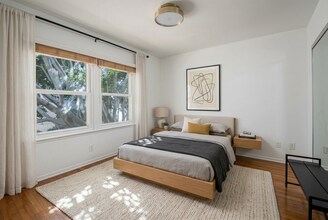 8804 Belford Ave, Unit 8804 in Los Angeles, CA - Foto de edificio - Building Photo